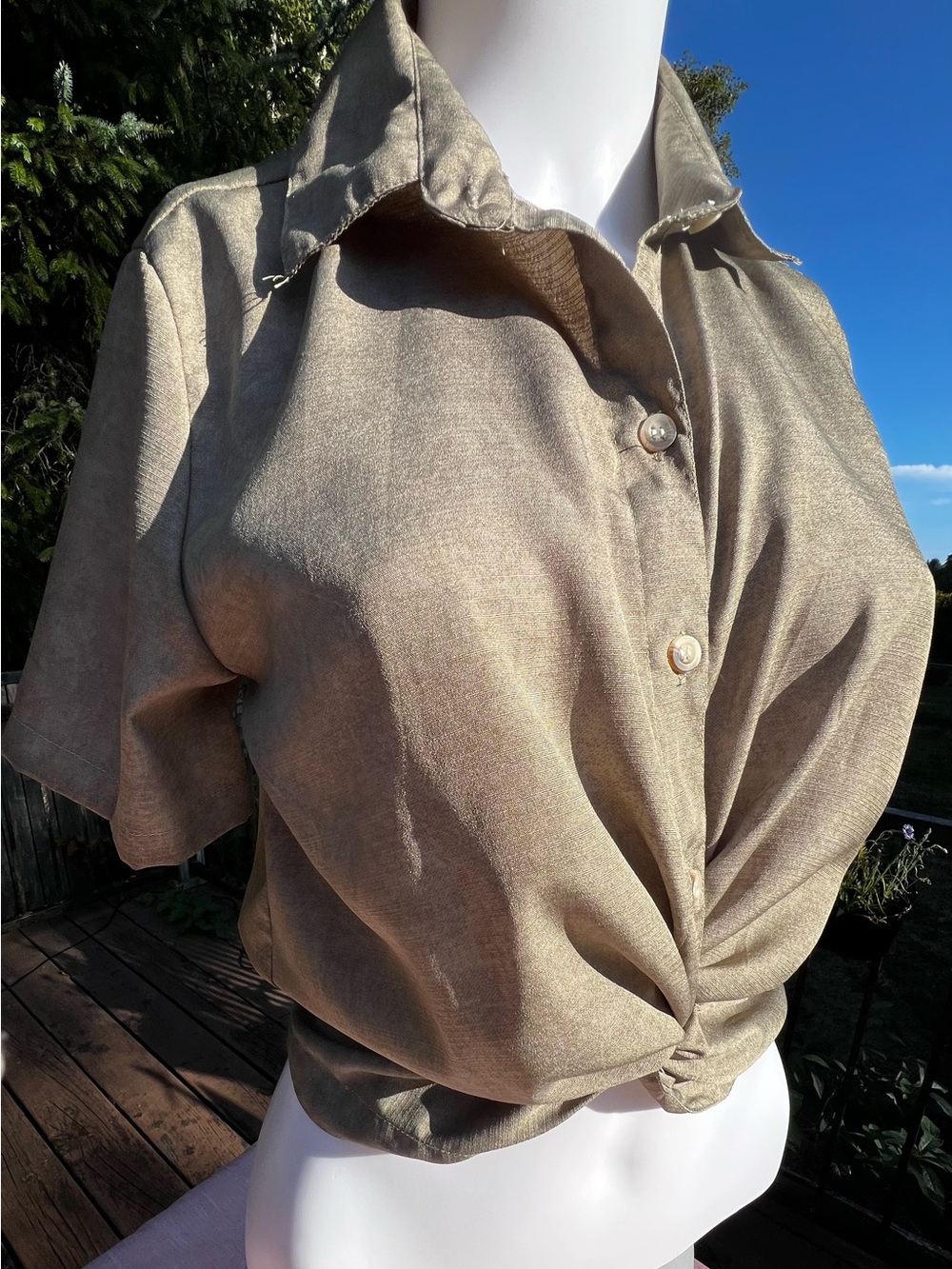 Short Sleeve Olive Button-Down Tie-Front Shirt. Size S.
